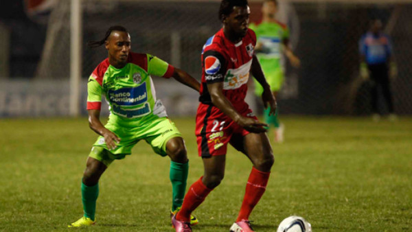 Savio le empató a Marathón y no lo deja salir del sótano