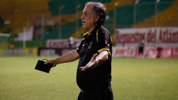 Chelato Uclés teme que le de un derrame, pero no tira la toalla