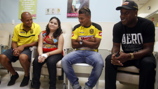 Real España le cumple sueño a niña que sufre de cáncer