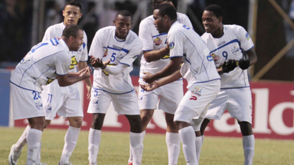 Jugadores del Victoria se ven campeones