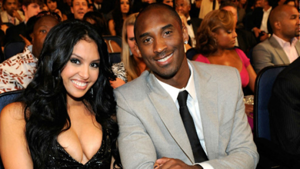 Esposa de Kobe Bryant estima que la engañó con 105 mujeres
