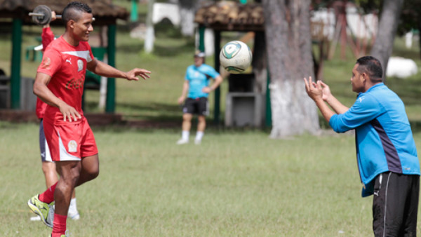 Tosello responsabiliza a Luis Garrido de su lesión