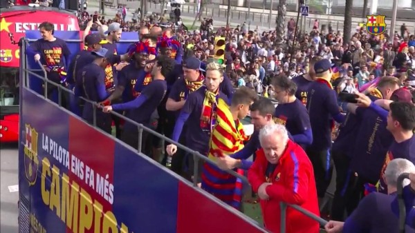 FOTOS: La gran celebración del FC Barcelona por el doblete en España