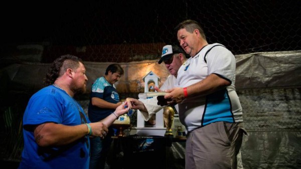 FOTOS: Así celebró la iglesia 'Maradoniana' el cumpleaños 59 de Diego, conoce sus diez mandamientos&nbsp;&nbsp;&nbsp;