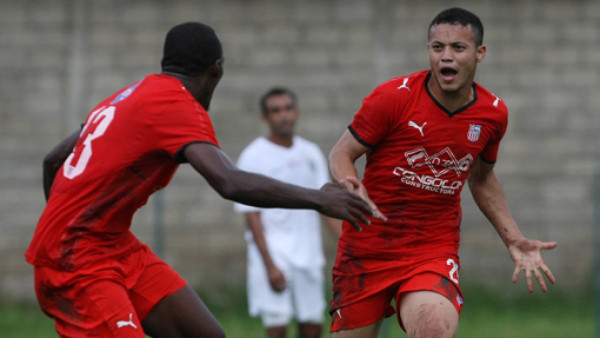 Necaxa vuelve a la cima de la Liga