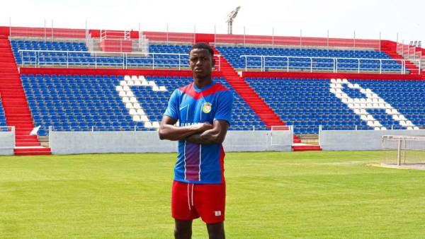 Alverca FC presentó de forma oficial a Julián Martínez: el dorsal que usará y el mensaje que dejó en el equipo de Vinicius