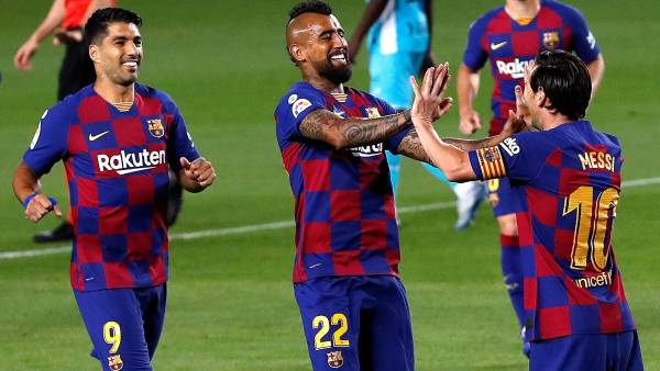 Arturo Vidal siempre se mostró feliz de jugar al lado de Lionel Messi.