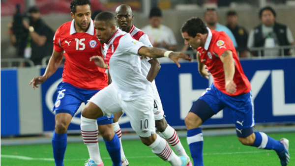 Farfán le dio el triunfo a Perú sobre Chile