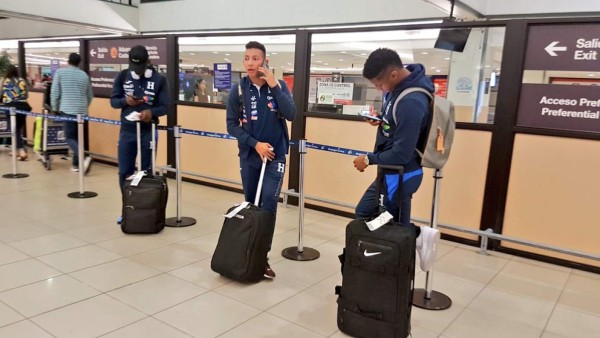 Honduras arriba a Temuco en vuelo chárter para enfrentar a Chile