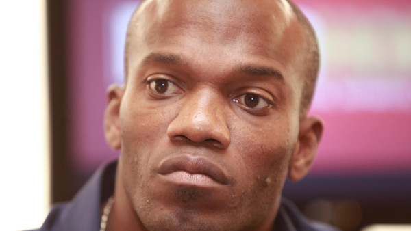 David Suazo se retira entre lágrimas