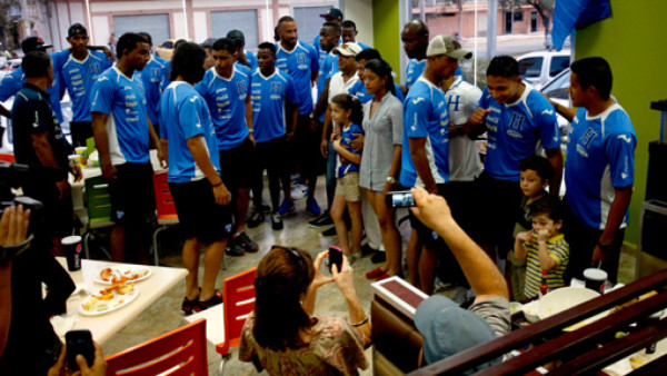 Selección de Honduras comió mariscos