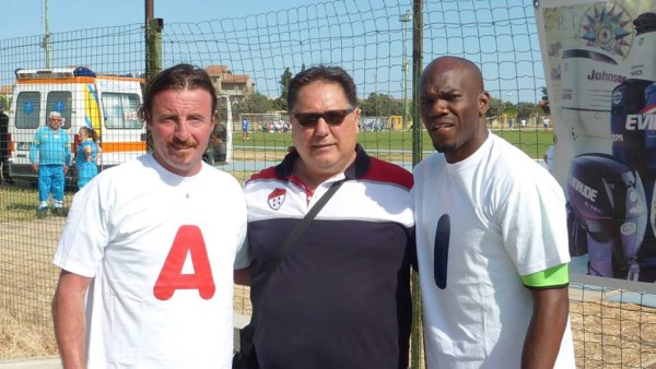 Jugó con Ronaldo en el Inter, derrochó toda su fortuna y ahora se gana la vida como panadero
