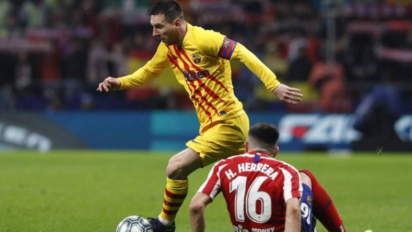 Messi sienta a Héctor Herrera y famoso personaje hondureño en el Atlético-Barcelona