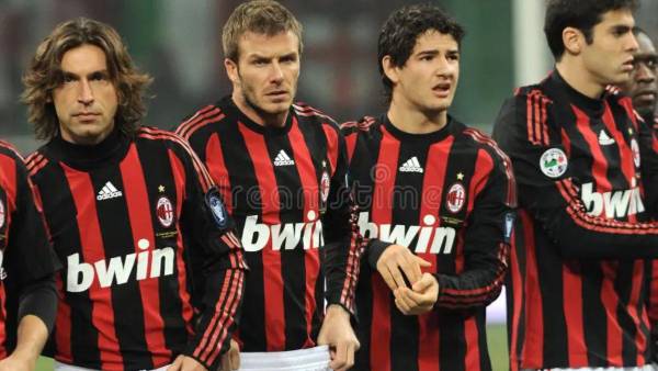 “Hubo un día que fuimos a practicar tiros libres con Ronaldinho, Pirlo y Beckham; me retiré y solo fui a mirar”