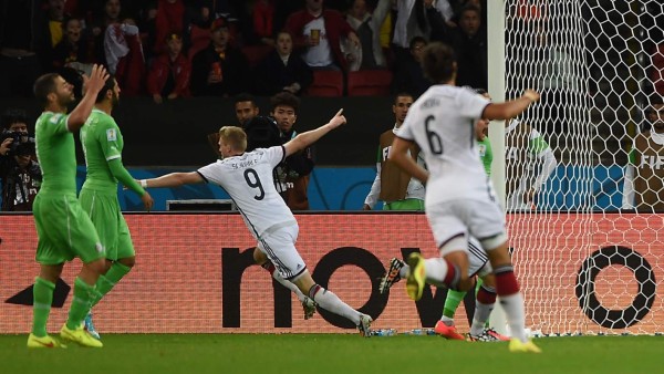 Alemania derrotó 2-1 a Argelia y ser rival de Francia