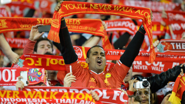 VIDEO: 90 mil personas cantan himno del Liverpool en Australia