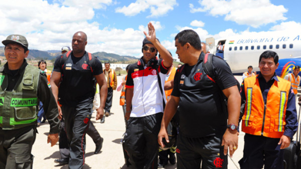 Locura en Bolivia por llegada de Ronaldinho