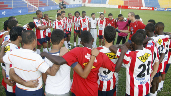 La afición le da ánimos Jorge Lozano