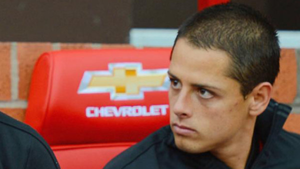 'Chicharito' dice que aprenderá mucho de Van Persie