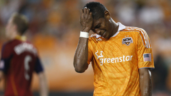 Carlo Costly acumuló su noveno juego sin anotar con Dynamo