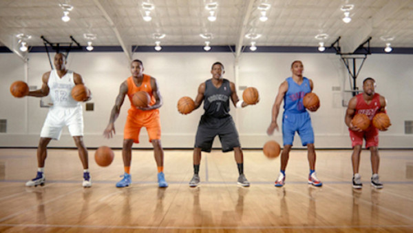 VIDEO: Estrellas de la NBA reciben la navidad haciendo música con balones