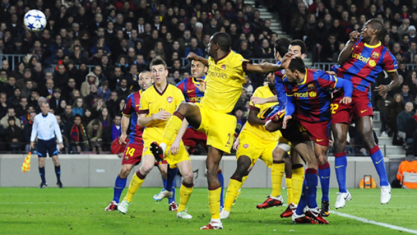 El Barcelona clasifica sufriendo