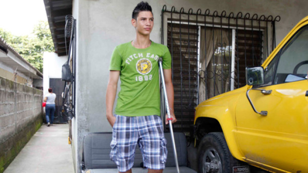 Jeffri Flores no guarda rencor contra Mitchel Brown