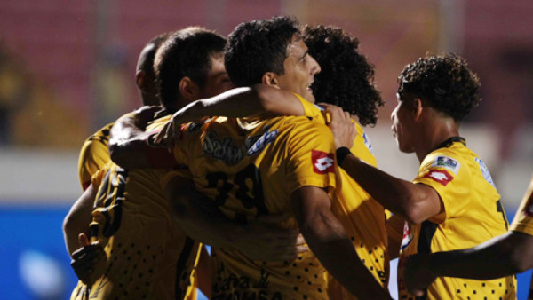 Real España rescató un punto en la capital