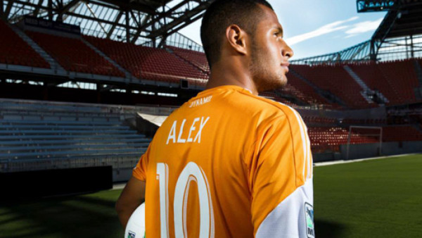 Alexander López ya viste la 10 del Houston Dynamo