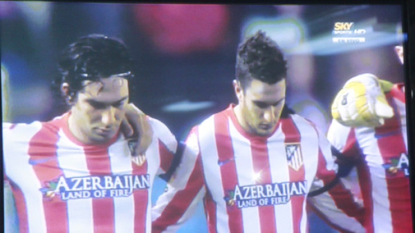 Minuto de silencio en el Vicente Calderón en honor a la 'Coneja” Cardona