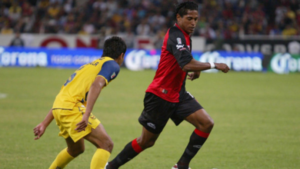 Costly podría ser titular tras lesión de Alfredo Moreno