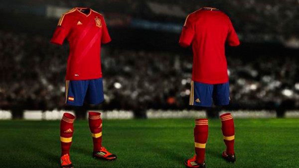 España presenta su piel para la Euro