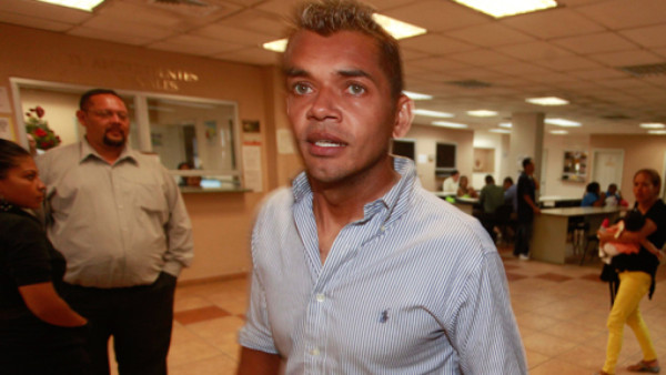 Amado Guevara, cerca del Águila de El Salvador