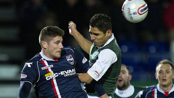 Jorge Claros e Hibernian rescatan un empate de 'oro”