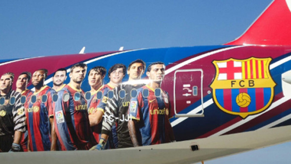 Aerolínea niega que el Barcelona solo quiera mujeres en sus vuelos