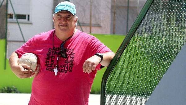 Albert Benaiges es muy conocido por ser quien descubrió a Andrés Iniesta, leyenda del Barcelona.