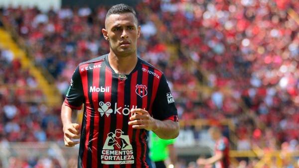 Alex López espera ser sumar minutos en esta segunda final ante el Cartaginés.