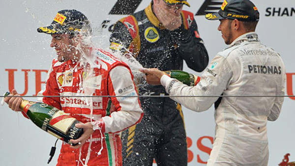 Fernando Alonso gana el Gran Premio de China