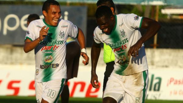 Platense le pasó por encima al Real Sociedad en el Excélsior