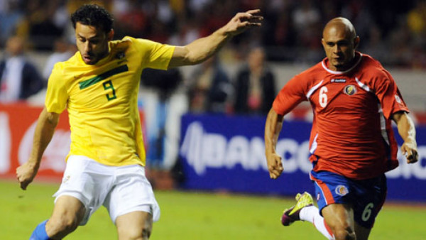 Brasil sufrió para ganarle a Costa Rica