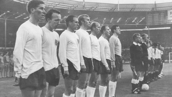 Se filtra posible camisa de Inglaterra para el Mundial de Brasil