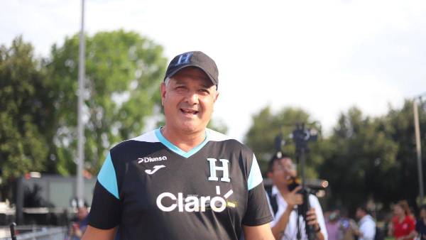 Diego Vázquez debutará con Honduras ante México en la primera fecha de la Copa Oro. Foto: Mauricio Ayala.