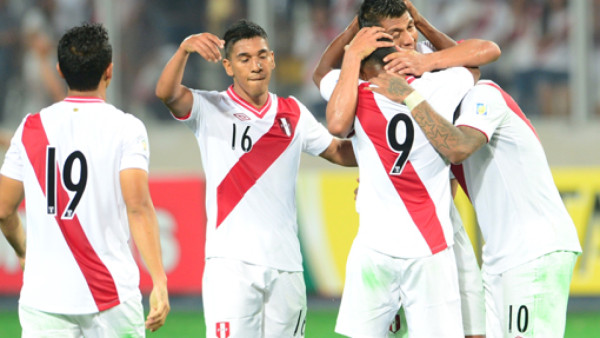 Farfán le dio el triunfo a Perú sobre Chile