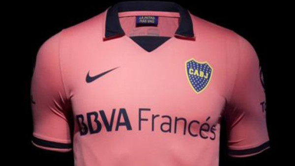 Boca Juniors no podrá estrenar su camiseta rosada