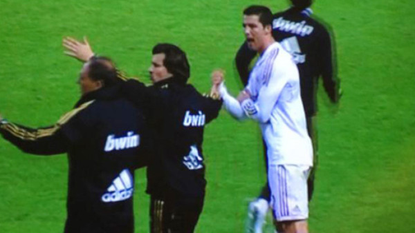 Lo que le dijeron a Cristiano para que hiciera el mal gesto