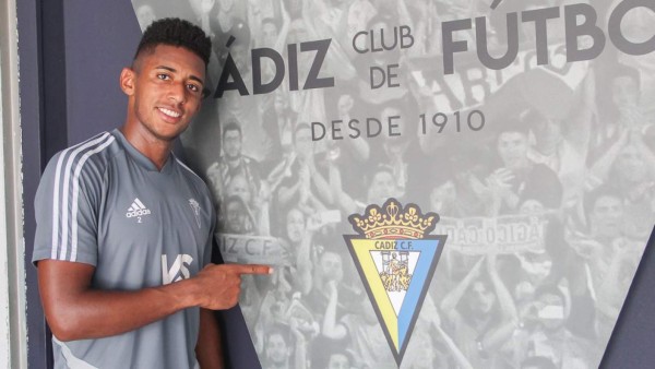 Mercado cerrado: Bombazos en el PSG y Real Madrid confirma refuerzo; Barcelona anuncia baja