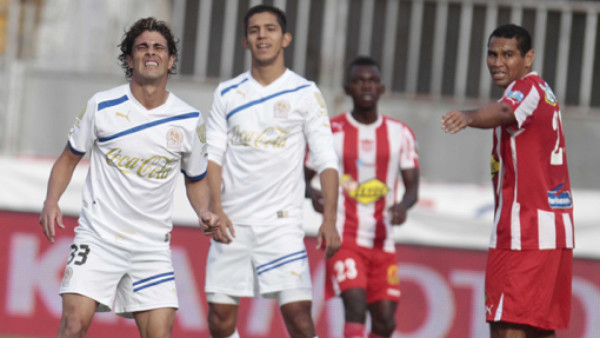 Olimpia sufre ante Vida y sigue sin ganar