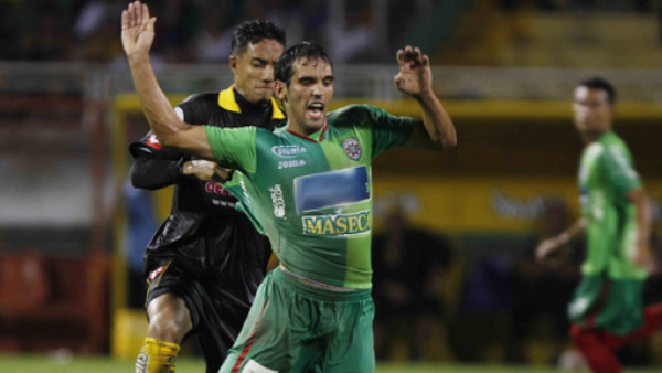 Real España rescató un punto dramático