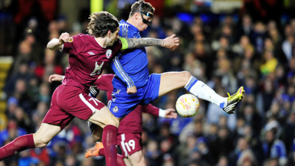 Torres acerca al Chelsea a semifinales