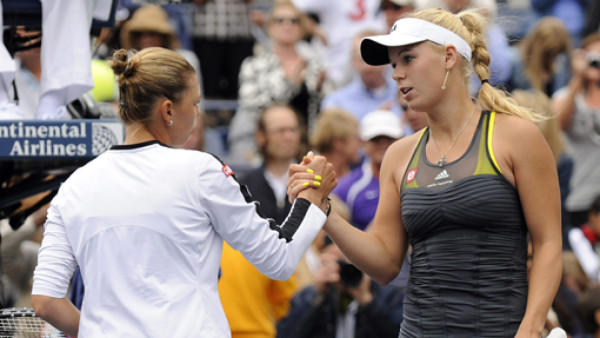 Wozniacki y Zvonareva están en cuartos en Tokio